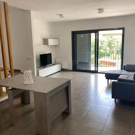 Ample House With Views In Front Of Baells Reservoir Dom wakacyjny